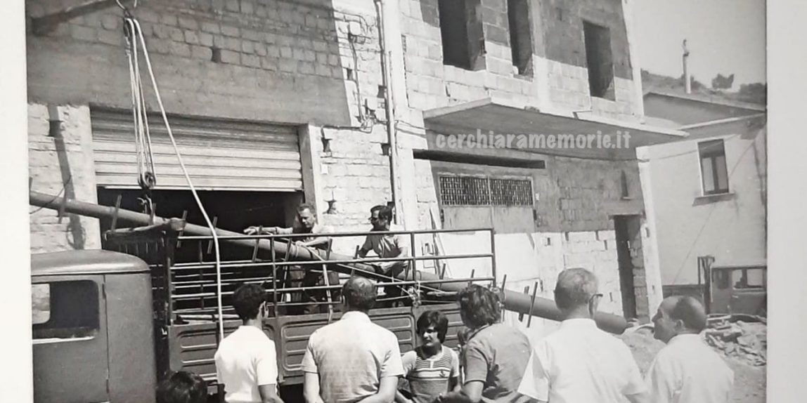 Cerchiara di Calabria, Caricamento sul camion (1)