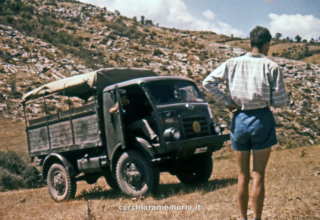 Il camion della spedizione, spedizione del GSP al Bifurto, 1961, foto di Franco Actis, Archivio GSP