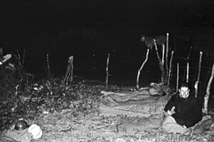 Il campo di notte, Pollino, 1961, foto di Franco Actis, Archivio GSP