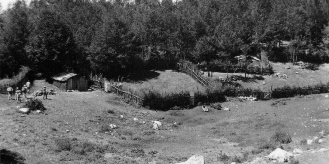 Piani di Pollino, le baracche, Pollino, 1961, foto di Beppe Dematteis, Archivio GSP